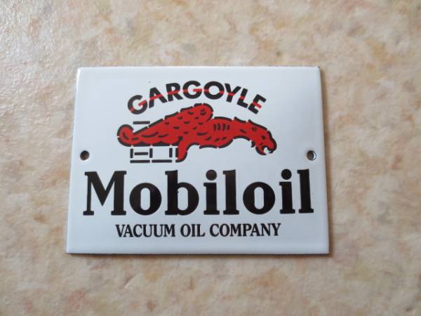 1950年代モービル石油・アンティーク看板・英国車★ミニクーパー_ホーローで製作されたアンティーク看板です