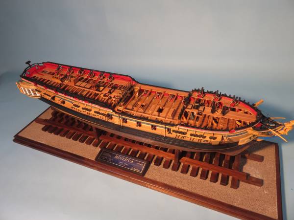 一流の職人の制作した 帆船構造模型 木製 イギリス艦 ミネルバ
