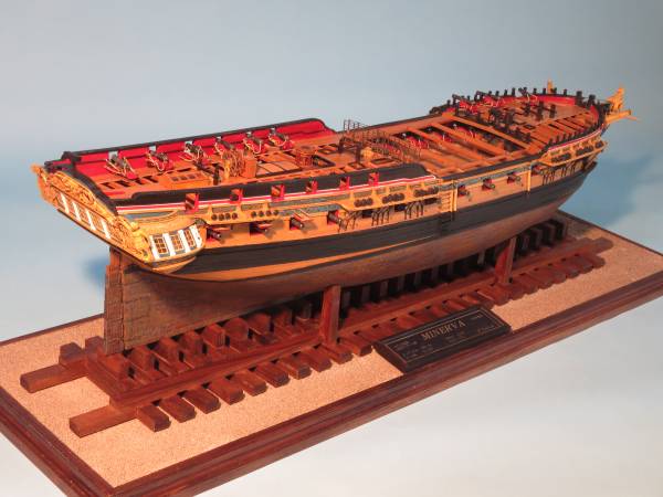 一流の職人の制作した　帆船構造模型　木製　イギリス艦　ミネルバ