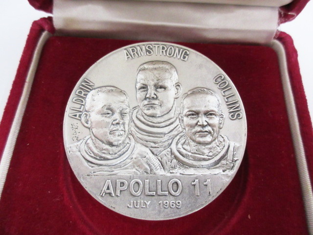希少 アポロ11号月面着陸記念 当時の記念メダル 簡易ディスプレイ付き
