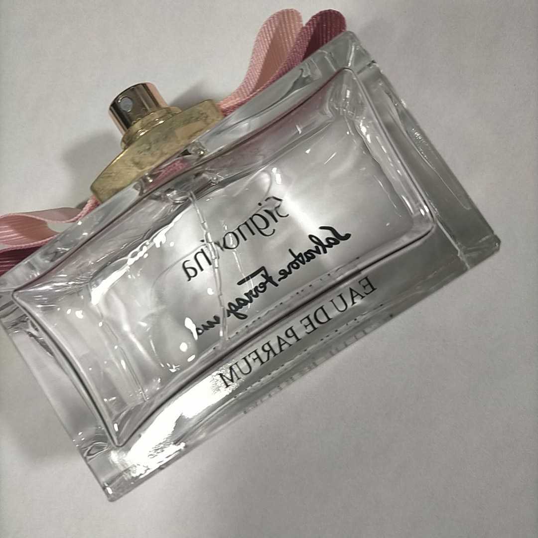 中古香水テスター空き瓶★フェラガモ・シニョリーナ100ml★送料510円です。よろしくおねがいします_画像2