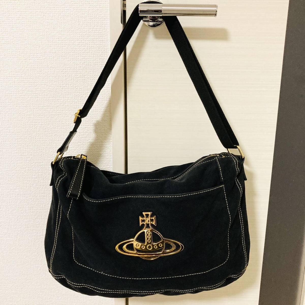 Vivienne Westwood ヴィヴィアンウエストウッド ショルダーバッグ キャンバス BK ブラック 黒 オーブ ゴールド 斜め掛け EDGWARE Rd 