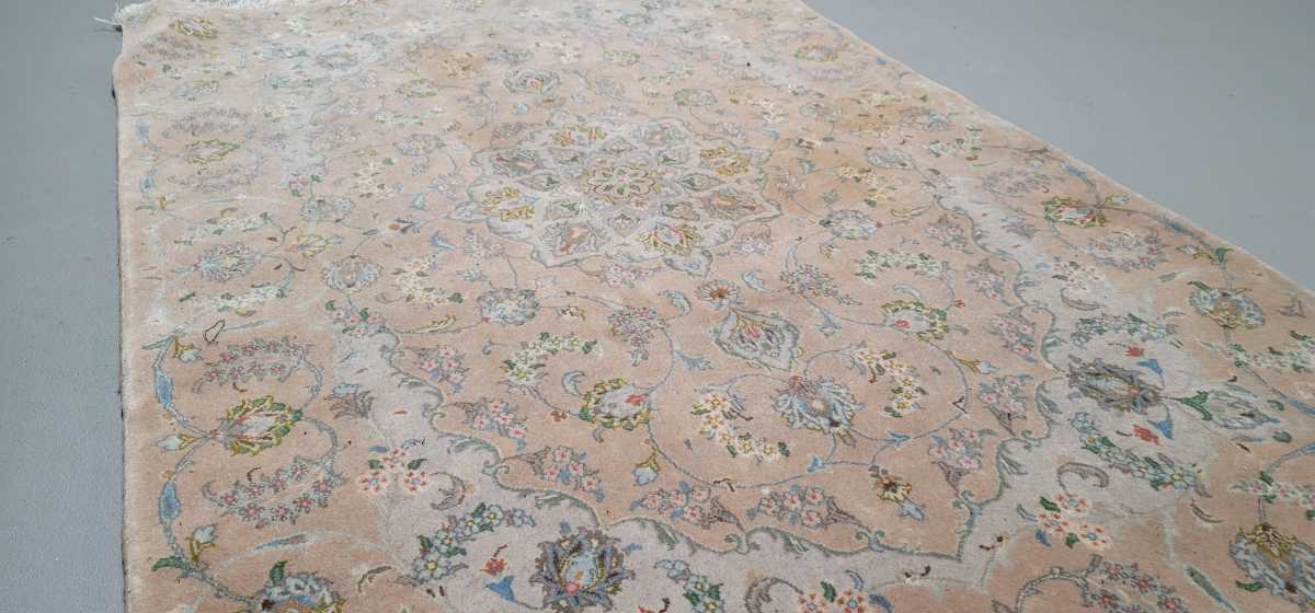 綺麗ペルシャ絨毯 手織り ウール ケルマン産 サイズ170cm×110cmアンティーク家具 _画像5