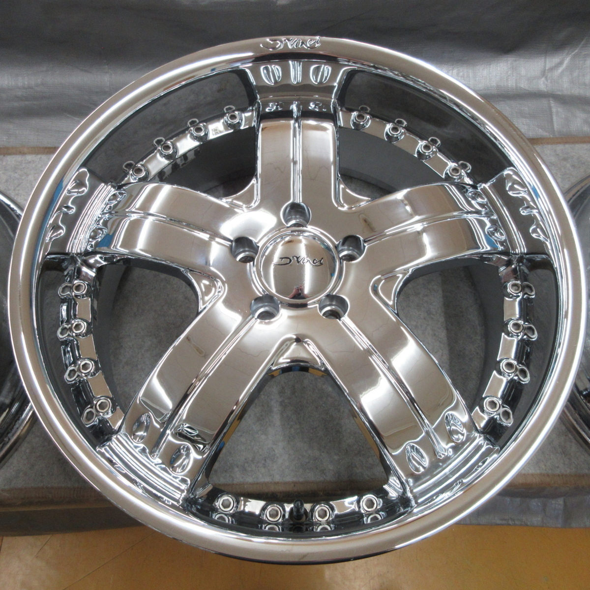 ■送料無料 A2■　深リム/DVinci　Havoc XL　20×8.5J+40　5H PCD114.3　ハブ径φ73　４本　※メッキ系/１ピース/スポーク　飾りピアス付き_画像4