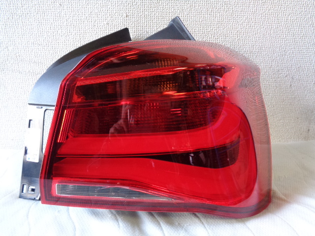 ① BMW 1 series tail lamp right F20 latter term 7359018 junk 