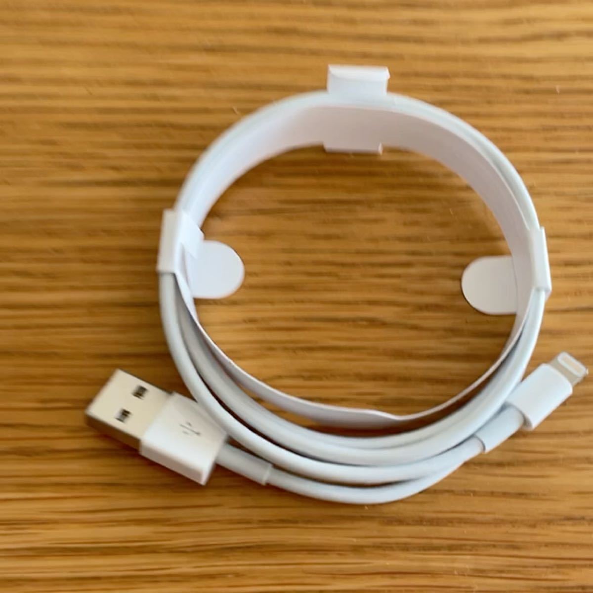 Apple Lightning USBケーブル