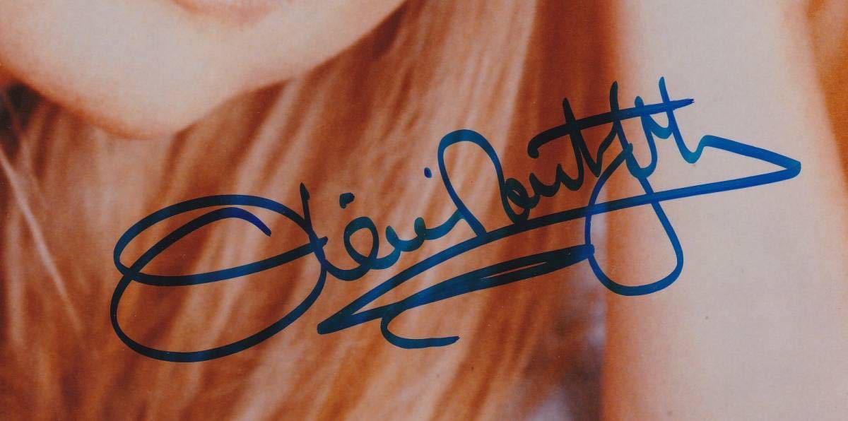 オーストラリア出身　歌手・女優　オリビア・ニュートンジョン(Olivia Newton-John)直筆サイン入りカラー写真(大きさは約25cmX20cm）③_オリビア直筆サイン部分詳細