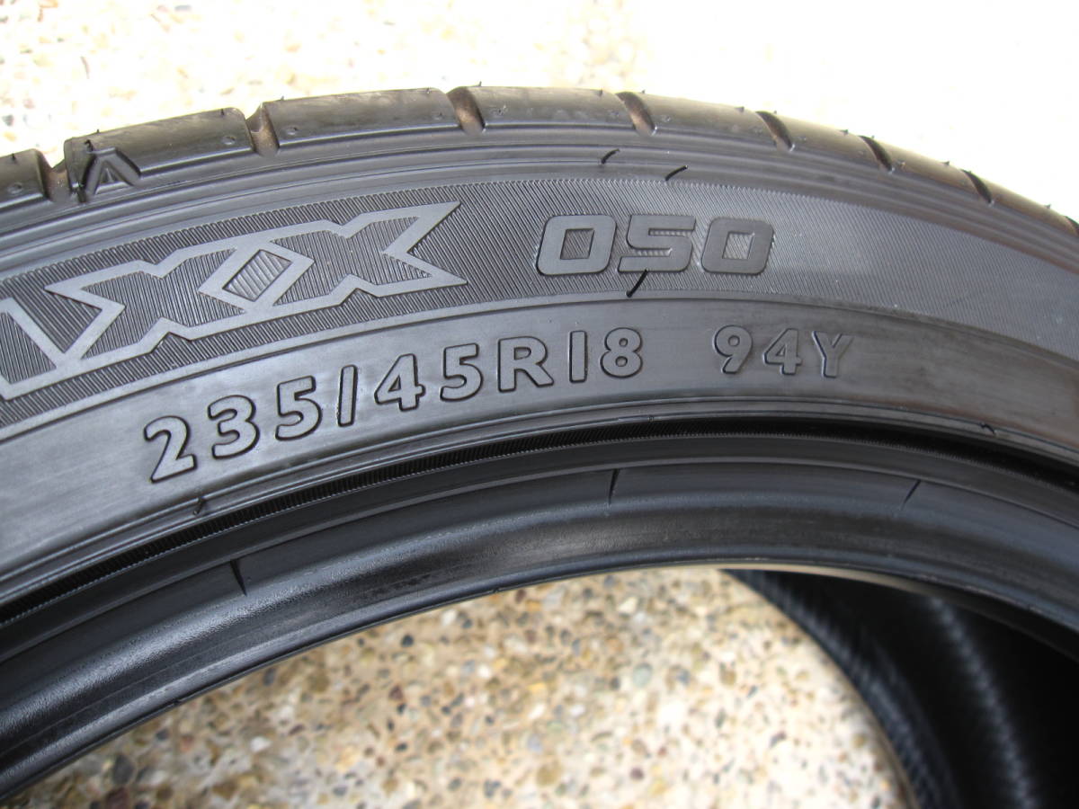 送料無料☆走行僅か☆超バリ溝☆ ダンロップSPスポーツMAXX050 235