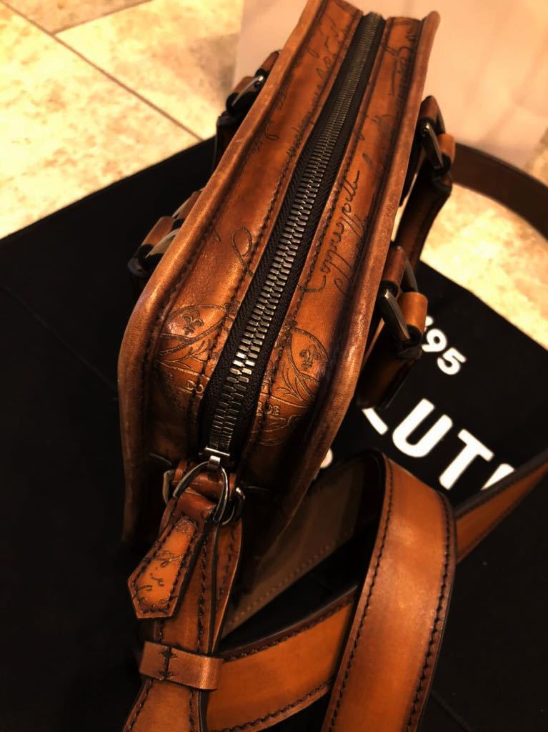ベルルッティ berluti ハンドバッグ アンジュールガリバー ベルルッティ berluti ハンドバッグ アンジュールガリバー