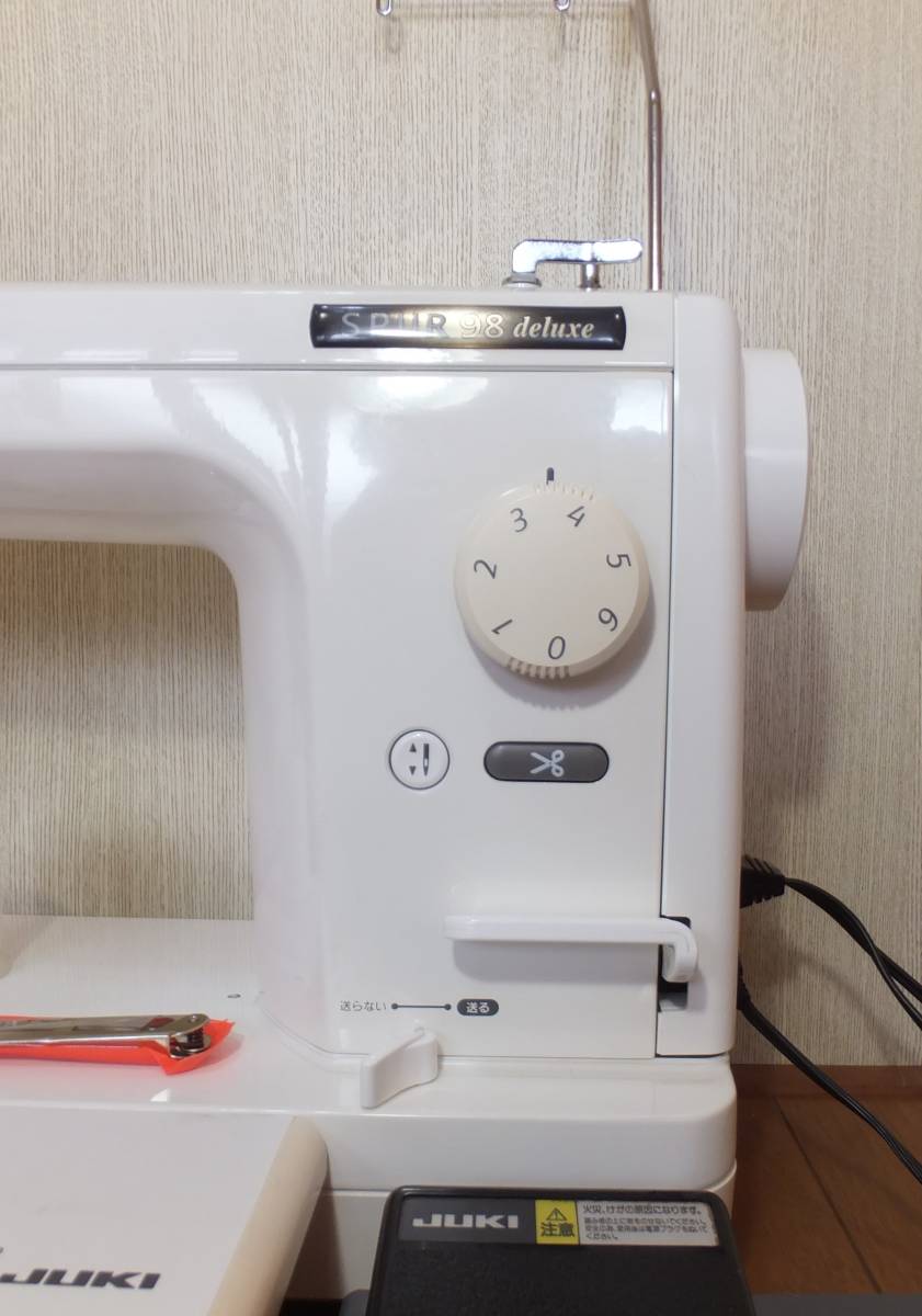 JUKI職業用本縫いミシン　SPUR TL-98DX 完動中古品・綺麗なミシンです！_自動糸切は便利です！