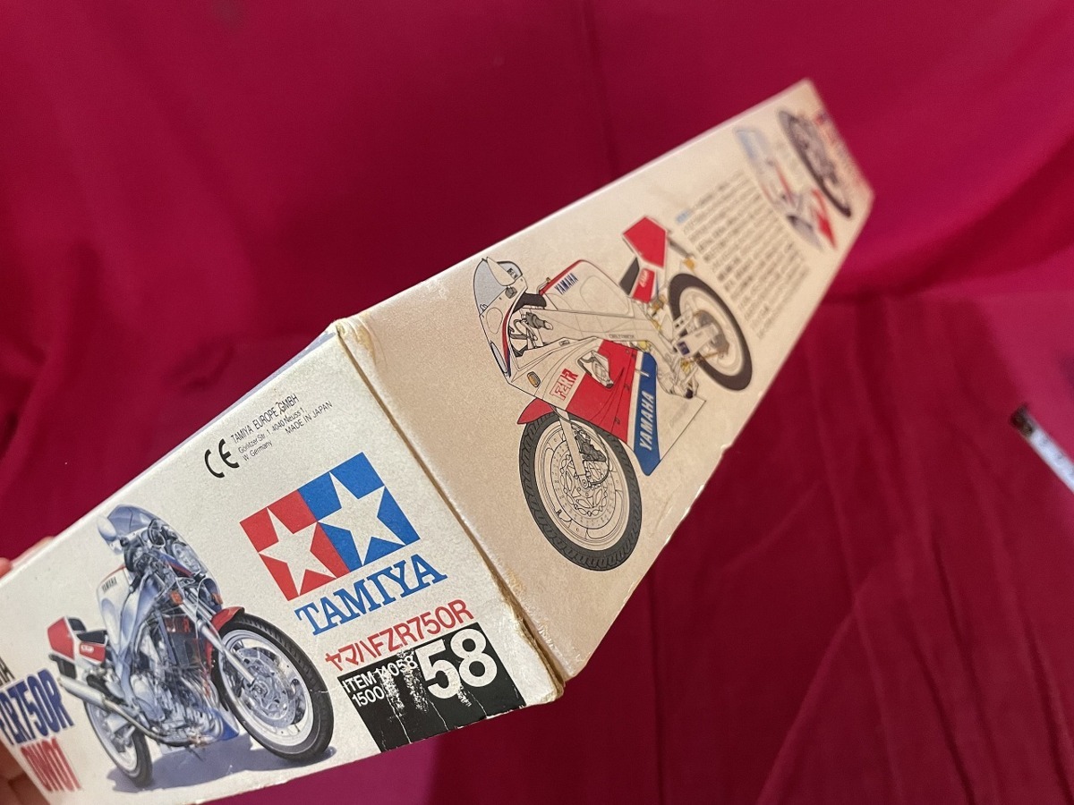 ｊ▲* ジャンク TAMIYA YAMAHA 1/12オートバイシリーズNO.58 ヤマハFZR750R(OW01) タミヤ 未完成プラモデル 年代不明/F74上の画像3