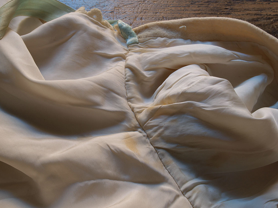 ベビードレスとケープ 子供服 洗礼服 時代衣装 ウール フェルト スカラップ 1950年 欧州 アンティーク/H785_画像5