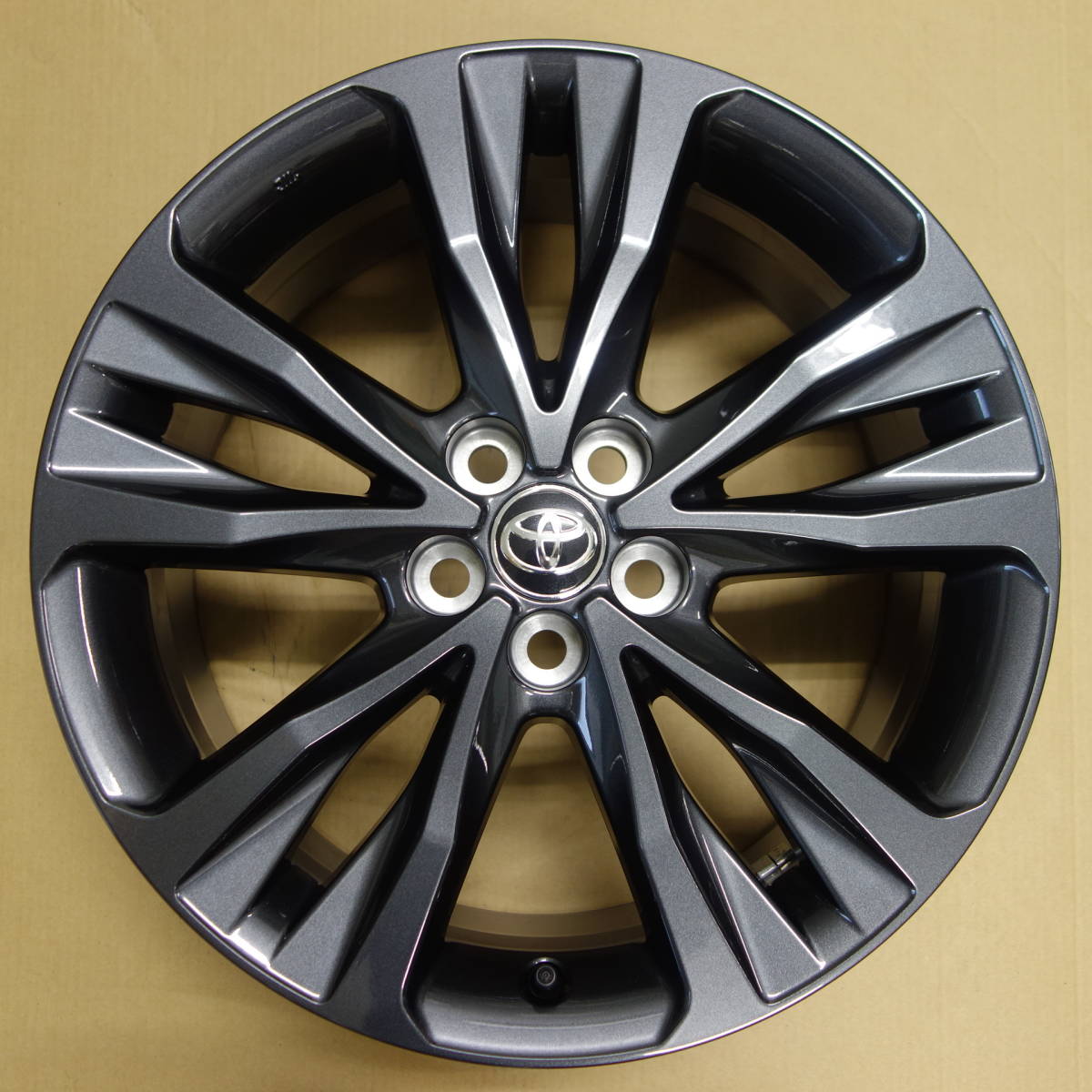 新型カローラツーリング☆W×B純正ホイールタイヤ☆ほぼ新車外し☆超