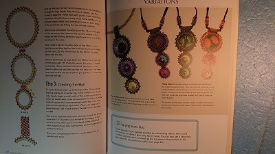 英語アクセサリー「Creating Crystal Jewelry with Swarovskiクリスタルジュエリー制作」Laura McCabe著_画像7