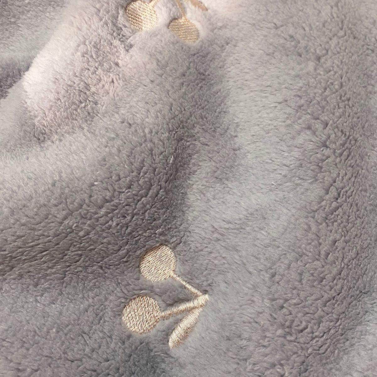 新品　さくらんぼ刺繍ファーケット　グレー　韓国イブル ベビーイブル　イブル　お昼寝 ベビー毛布70×90(±5)