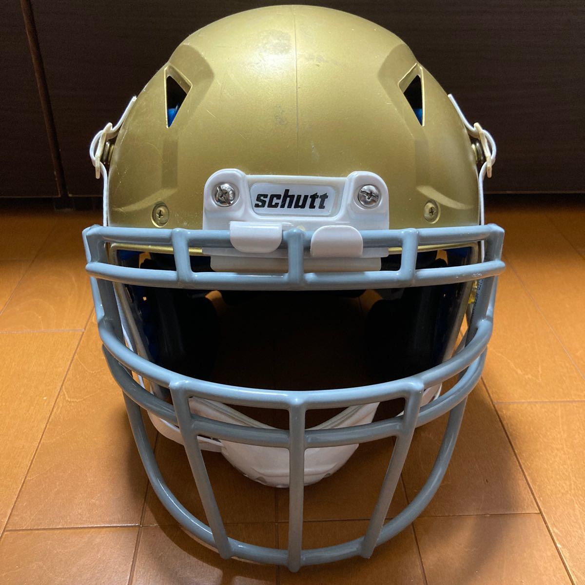 Shuttのアメリカンフットボールのヘルメット tapchithietbigiaoduc.vn