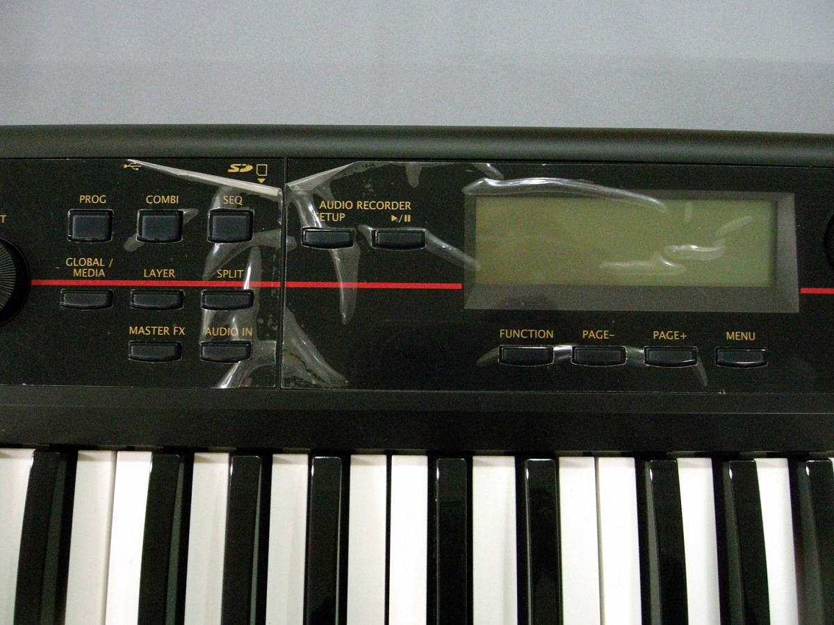 KORG KROSS 61 シンセ ケース付き 手渡し可 キレイ コルグ 61鍵 軽量