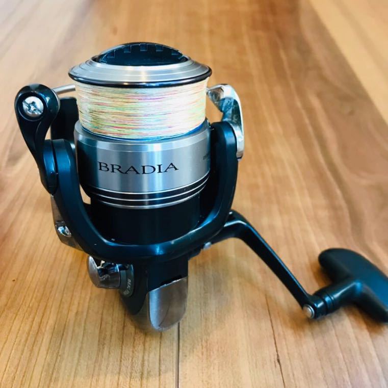 ダイワ ブラディア2506 機関良好Daiwa スピニングリール トラウト