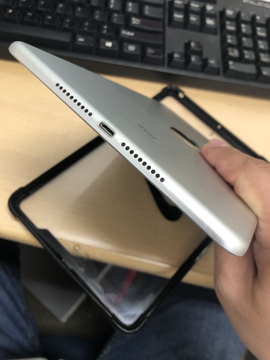 Apple iPad mini (第5世代) シルバー 256GB MUXD2J/A Wi-Fi +Cellular