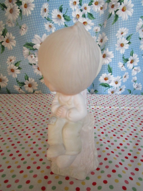 Ｂ１　陶器人形 『ＬＯＶＥ　ＯＮＥ　ＡＮＯＴＨＥＲ』～エネスコ　淡い色合いの可愛らしい子供たちの置物　癒されませんか？