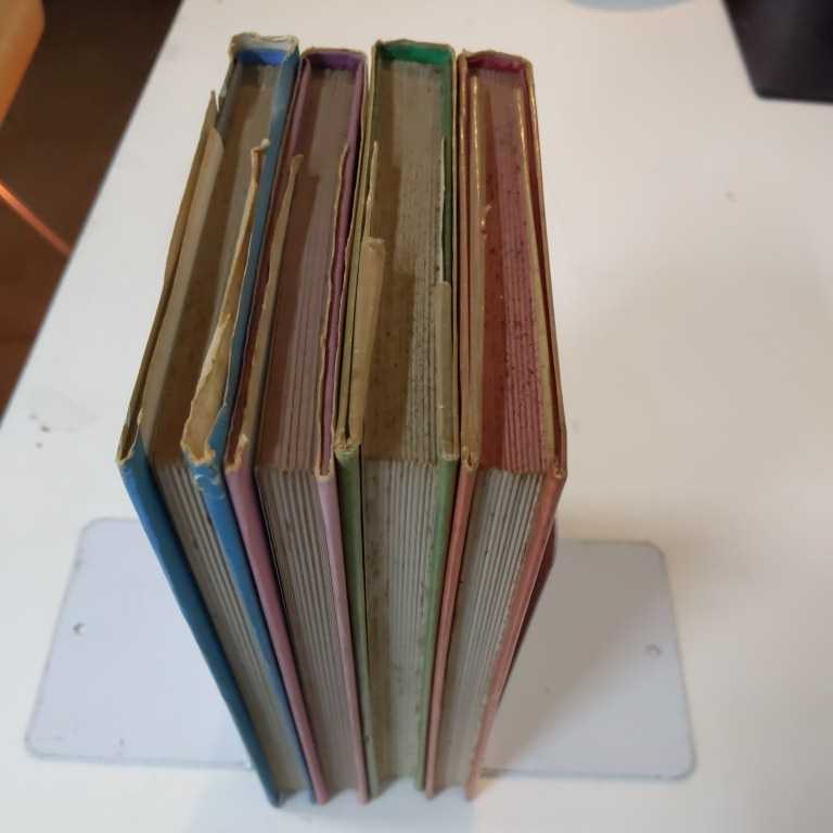 [ foreign book ]A.A.MILNE 4 pcs. set * secondhand book set sale / aged deterioration because of some stains scorch have /WINNIE-THE-POOH/WHEN WE WERE VERY YOUNG/ poetry compilation / Winnie The Pooh 