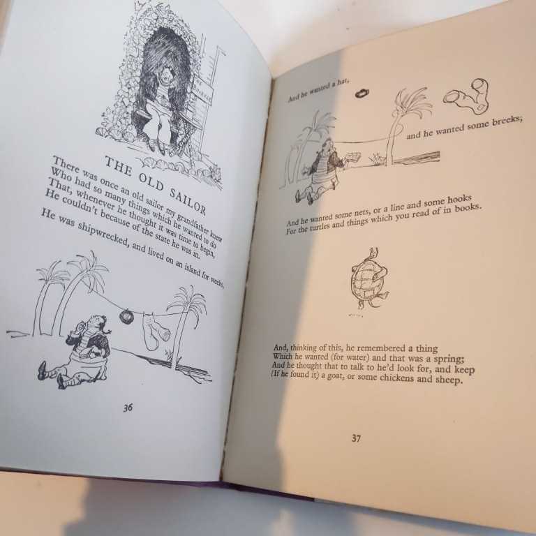 [ foreign book ]A.A.MILNE 4 pcs. set * secondhand book set sale / aged deterioration because of some stains scorch have /WINNIE-THE-POOH/WHEN WE WERE VERY YOUNG/ poetry compilation / Winnie The Pooh 