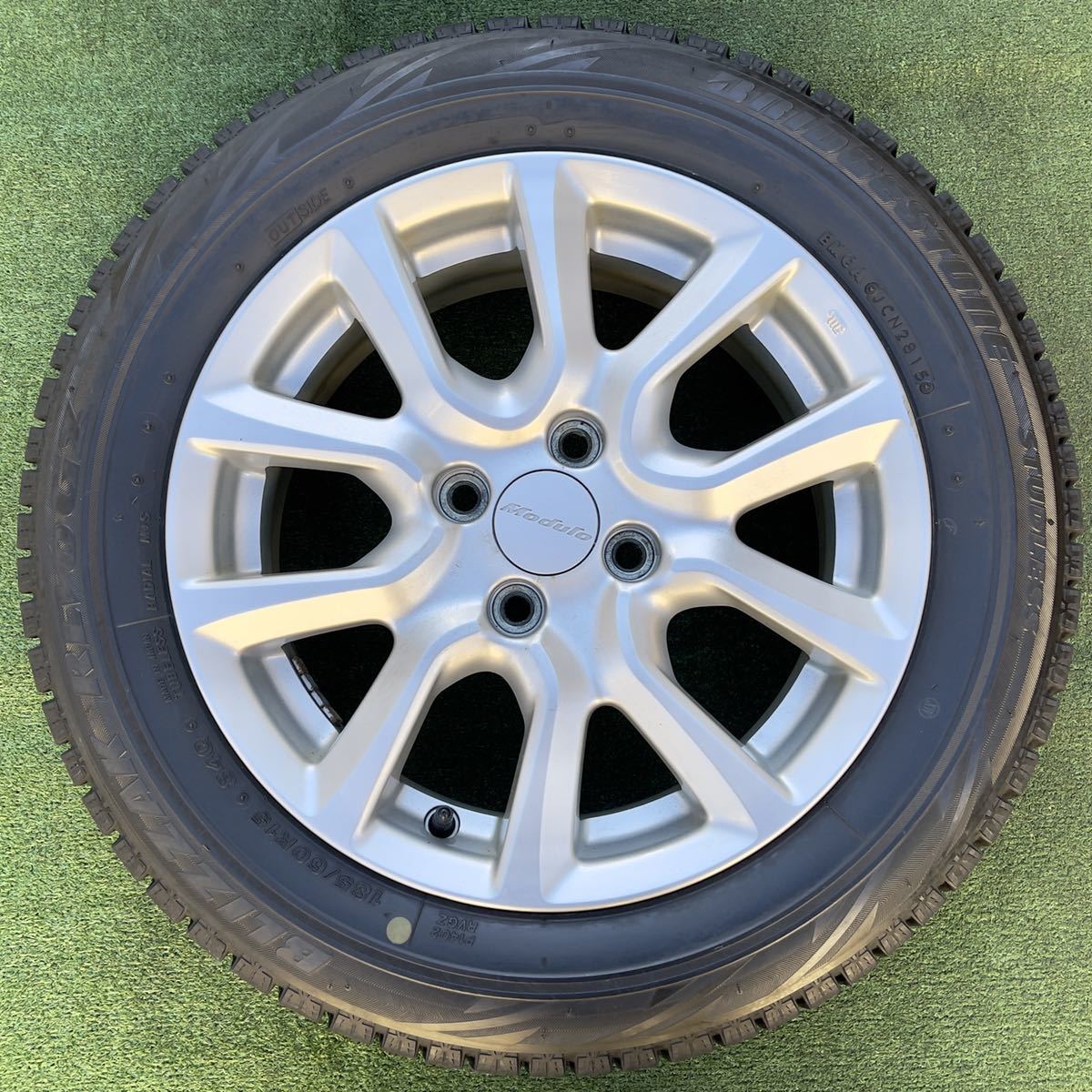 フィット、フィットシャトル等のホンダ車に!! VRX3 185/60R15 スタッドレス&アルミセット スタッドレスタイヤ - www.qbusinessmagazine.com フィット、フィットシャトル等のホンダ車に!! VRX3 185/60R15 スタッドレス&アルミセット スタッドレスタイヤ - www.qbusinessmagazine.com