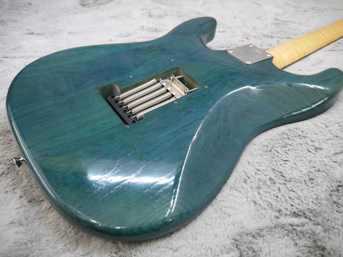 Temjin テムジン Ash/Quilt Maple Reverse Head Stratocaster リバースヘッドストラトモデル