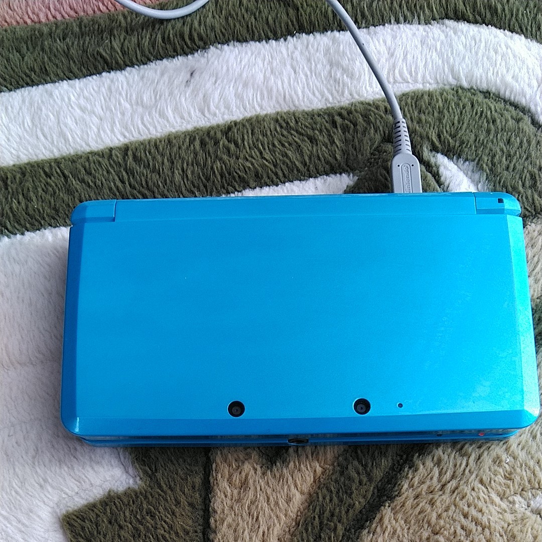 ニンテンドー3DS ライトブルー