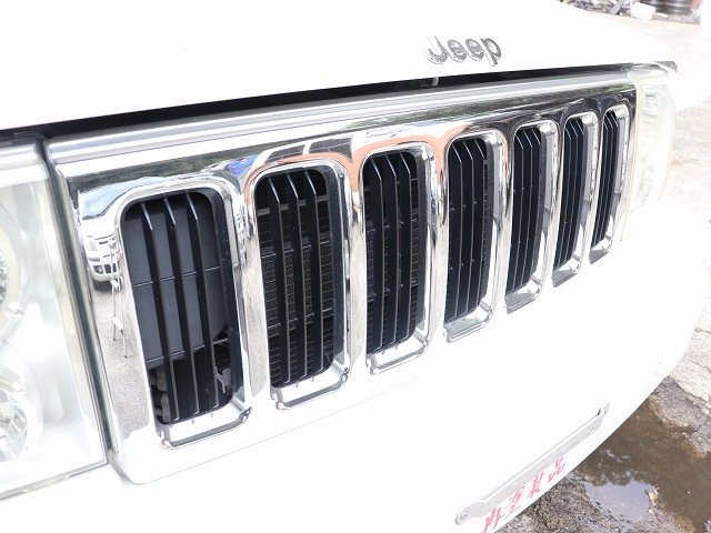  Chrysler Jeep commander XH 06 год XH57 передняя решетка ( наличие No:501313) (6988)