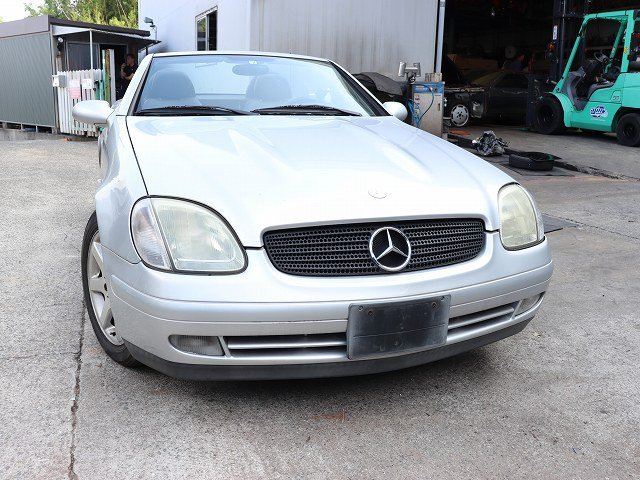  Benz SLK230 KOMPRESSOR R170 00 год 170447 радиатор вспомогательный бак / резервный бак ( наличие No:504508) (7129)