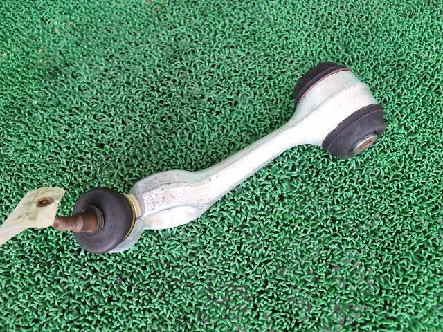 * Benz 560SEL W126 S Class 89 year 126039 left front upper arm ( stock No:59756) (4733)