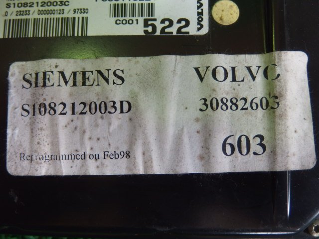 * Volvo V40 4B 98 year 4B4204W computer ( stock No:A01043) (4921)