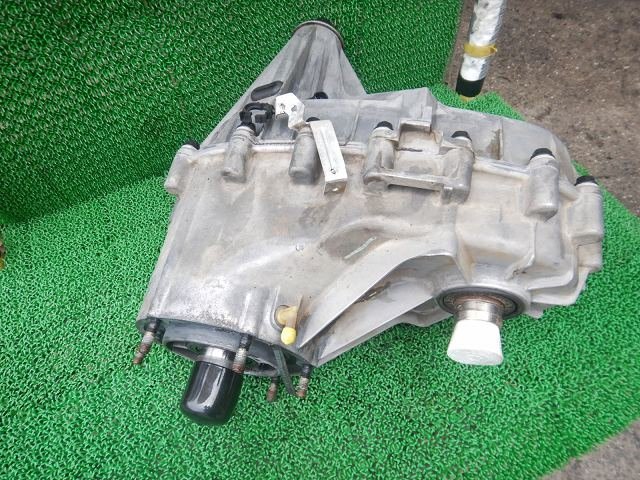 * GMC Yukon denali 01 year 6.0L transfer ( stock No:A31335) (7247) *