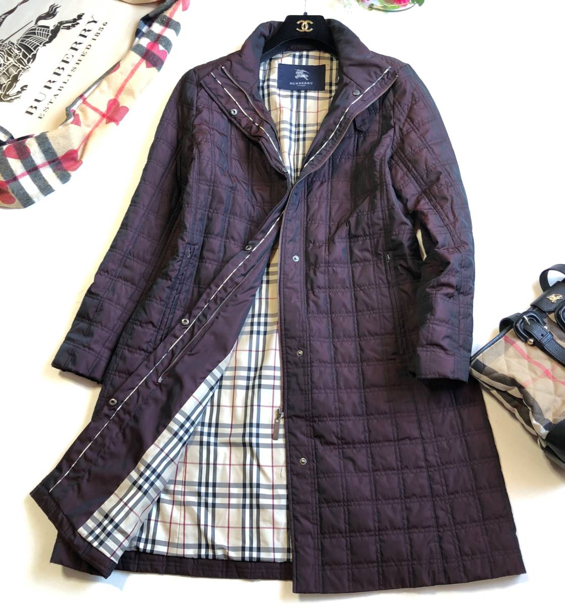 大きいサイズ/バーバリーBURBERRY★中綿キルティングコート　11号/L～LL　ワインレッド★裏ノバチェック★エレガント装い★クリーニング済_画像2