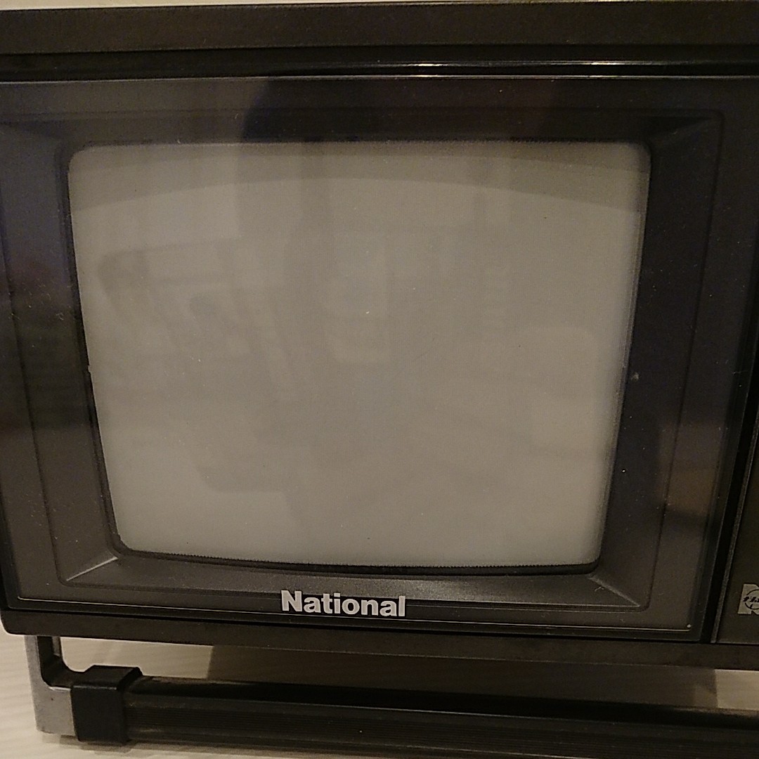 昭和レトロ カラーテレビ national 昭和1983年製  動作未確認。アルコール除菌済み。