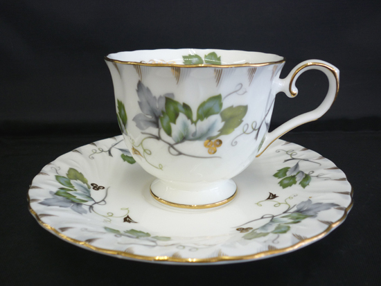HOYA Bone China カップ&ソーサー GREEN LEAF 金彩 コーヒーカップ ティーカップ ホヤ 食器 札幌