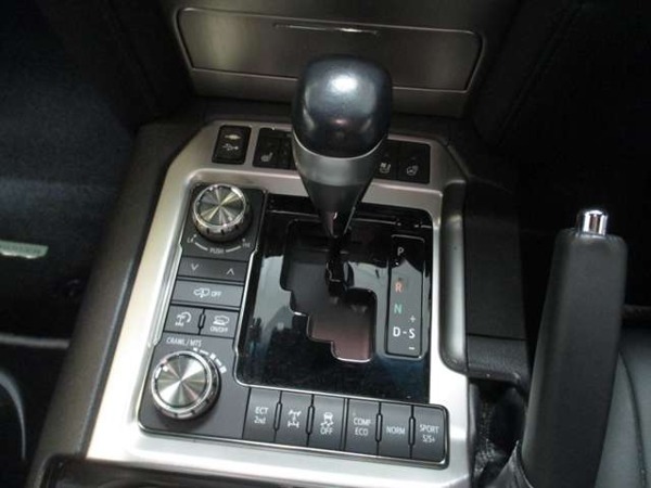 ランドクルーザー200 4.6 ZX Gフロンティア 4WD ワンオーナー　黒革シート　サンルーフ_画像8