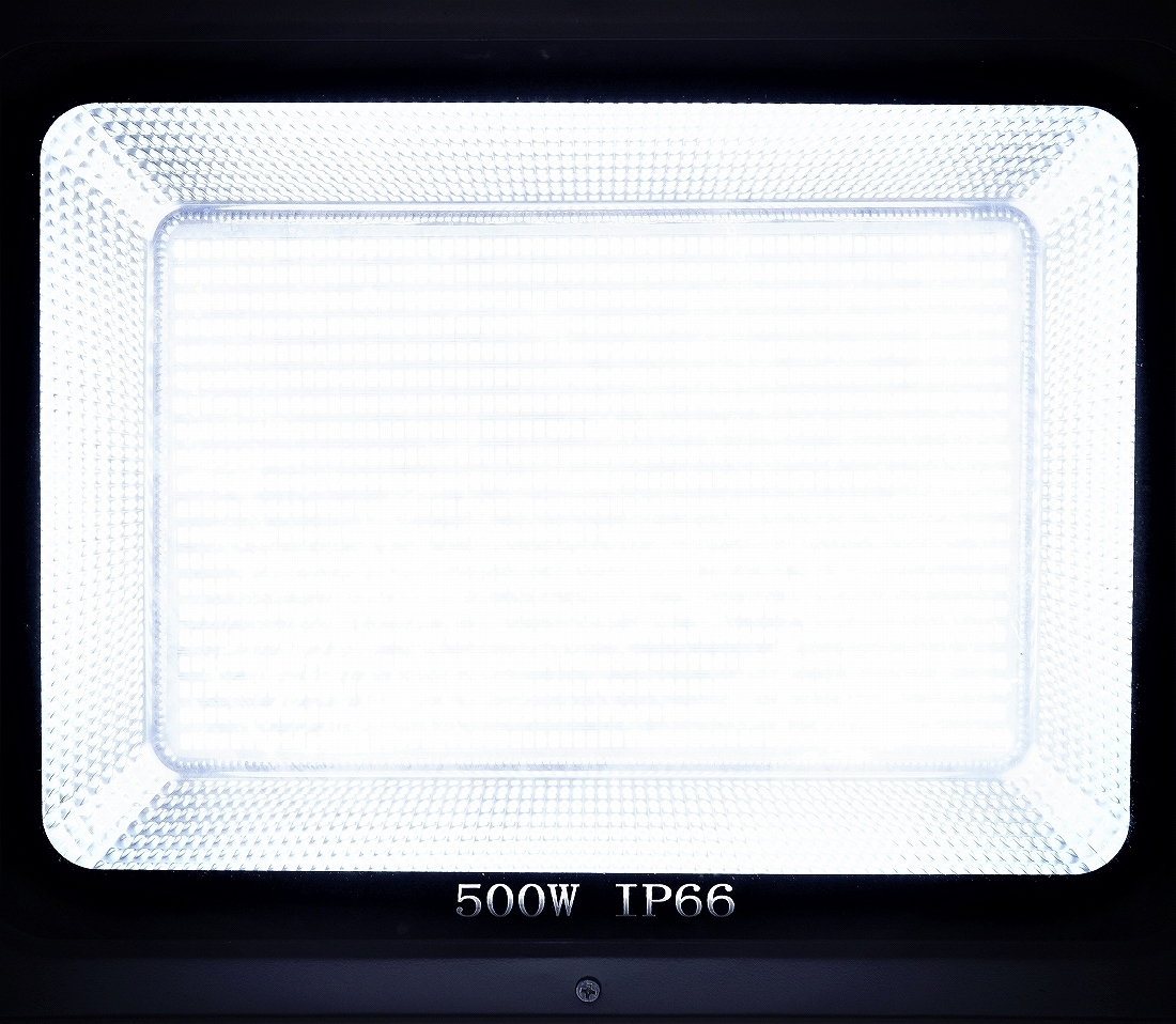 5台セット！【爆連SMDチップ300発搭載】LED100W投光器 6500K白色 IP66 屋外照明！_※500Wでの発光様子