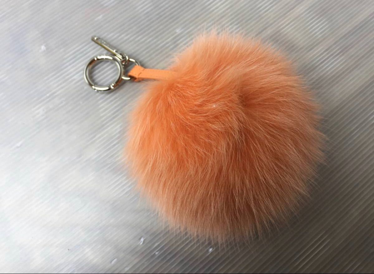 新品☆FENDI フェンディ☆オレンジ ポンポンチャーム ファー チャーム