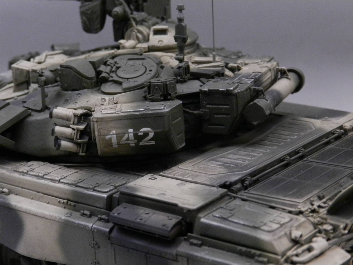 1/35 ロシア連邦軍 T-90主力戦車 完成品