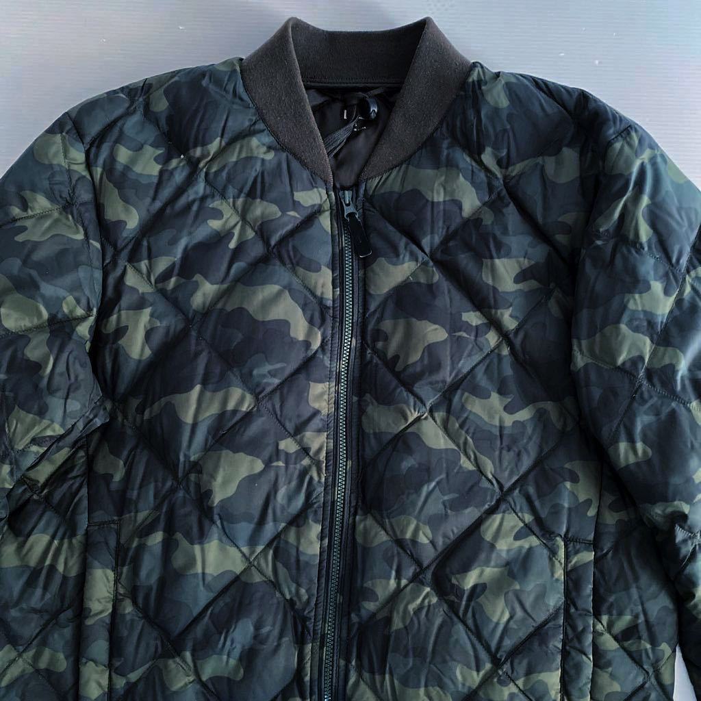 迷彩 カモフラ ダウンジャケット UNIQLO メンズS中古 女性 ジュニアOKサイズ ポケッタブルポーチ付き MA-1タイプ camouflage  Down jacket