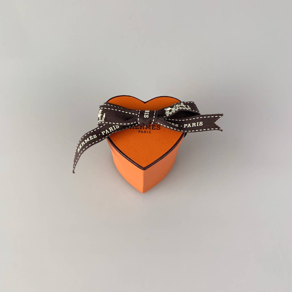 ☆HERMES☆新品・新作☆限定 ハートの箱 ツィリー <エルメス・ティー