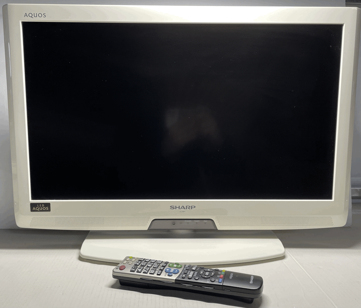 動作品　SHARP シャープ AQUOS アクオス 12年製 26V型 液晶テレビ LC-26V7-W BS/CS/地上デジタル 福岡市_画像1