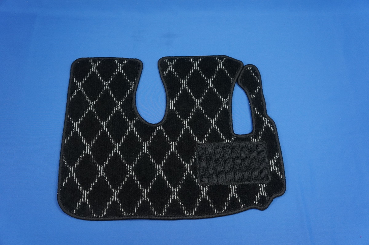  Mitsubishi NEW Canter for diamond pattern floor mat only the driver's seat black / white 