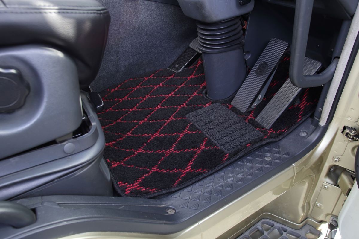  Mitsubishi NEW Canter для diamond рисунок коврик на пол только на месте водителя черный / красный 