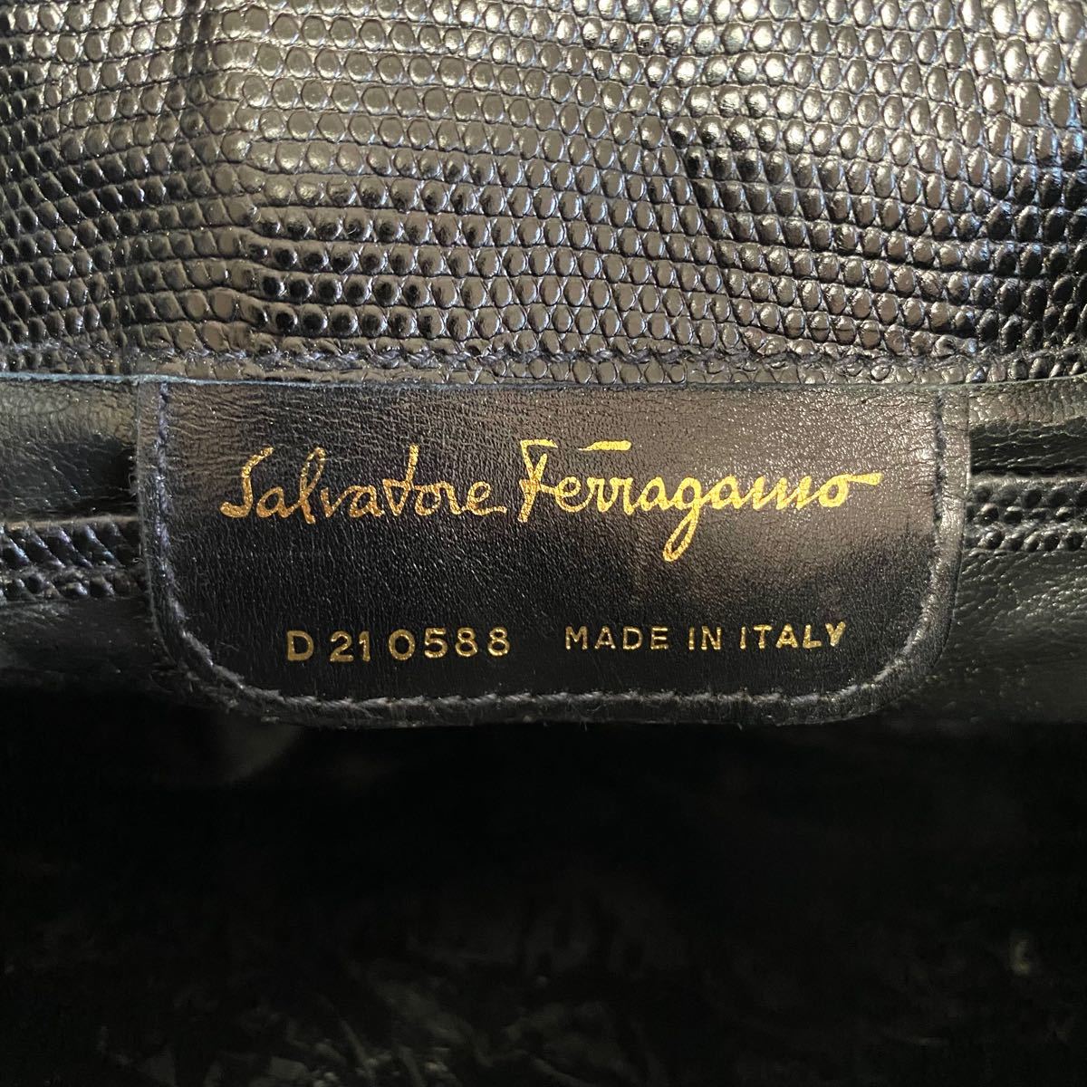 待望の再入荷! Salvatore Ferragamo フェラガモヴァラ2wayショルダー