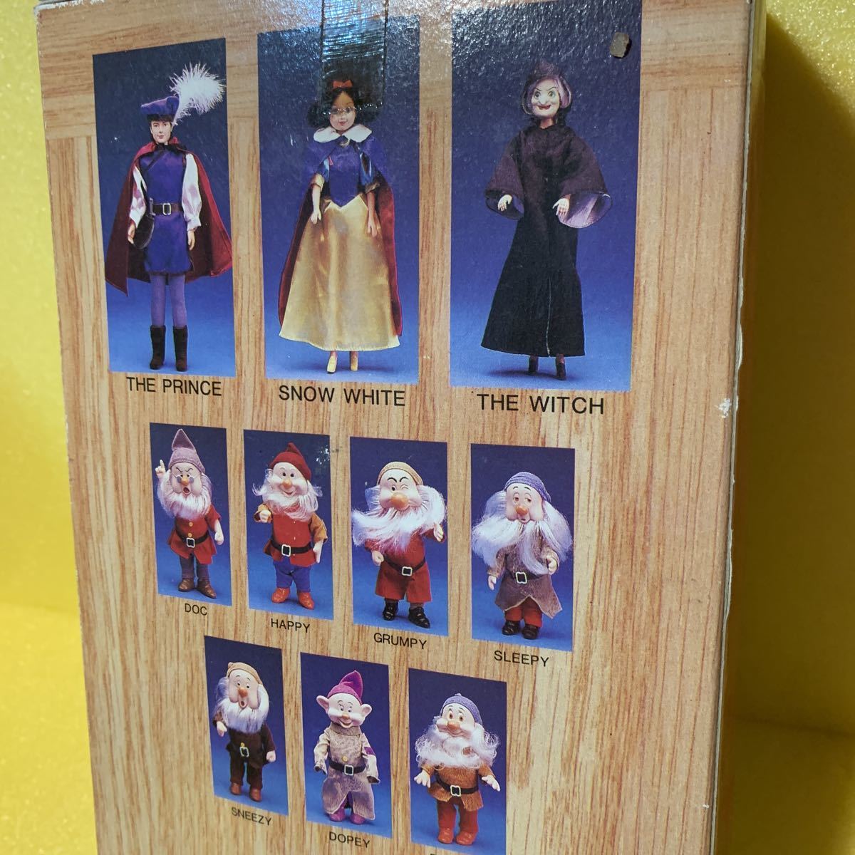 * unopened rare Vintage Disney Snow White .7 person. small person figure set / Disney\'s Snow White & Seven Dwarfs / antique doll 