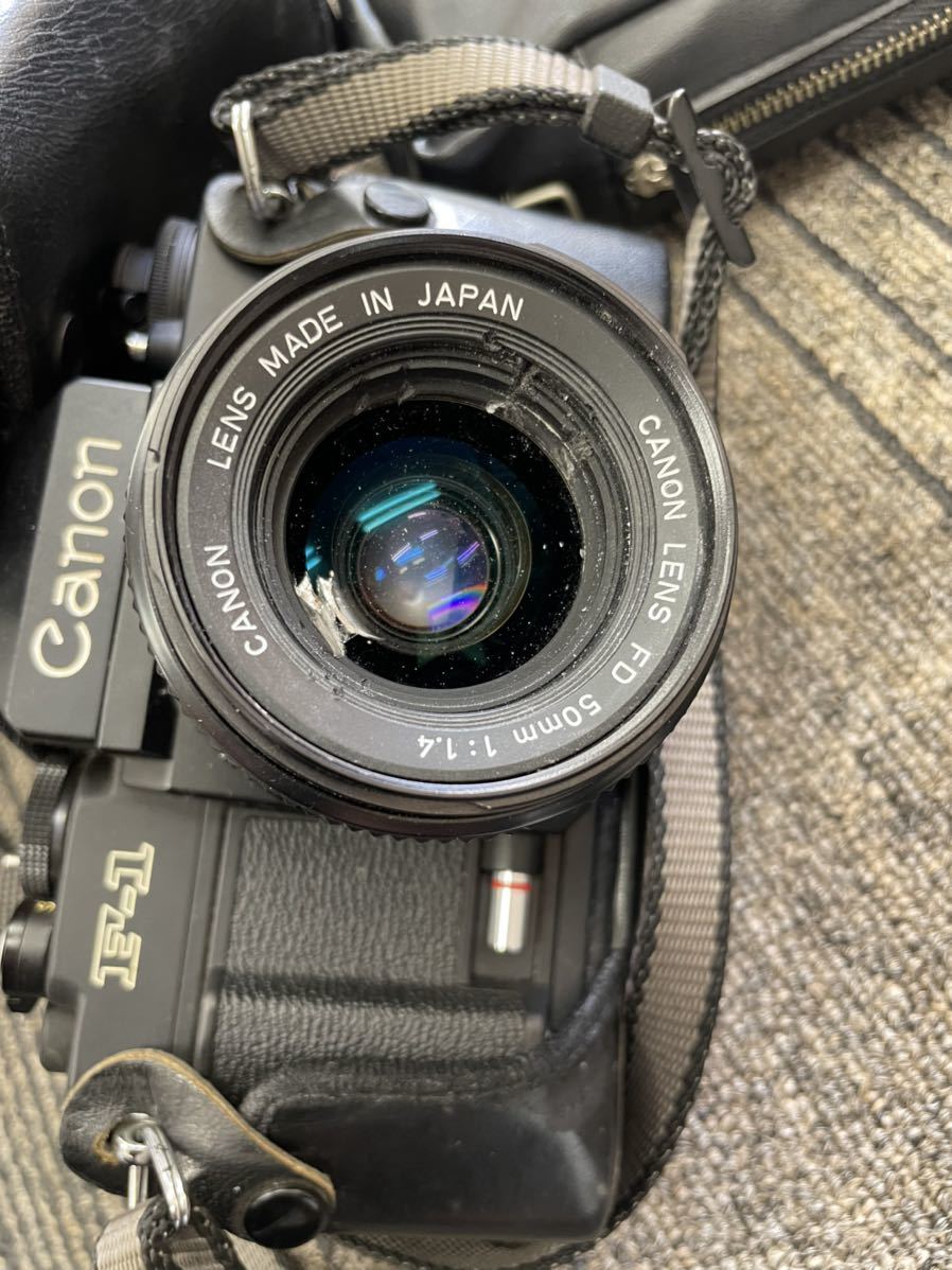 動作未確認・シャッター切れます・Canon キャノン F-1 FT ボディ 2個 レンズ 3本 ケース その他 1円スタート まとめ売り//OO65_画像6