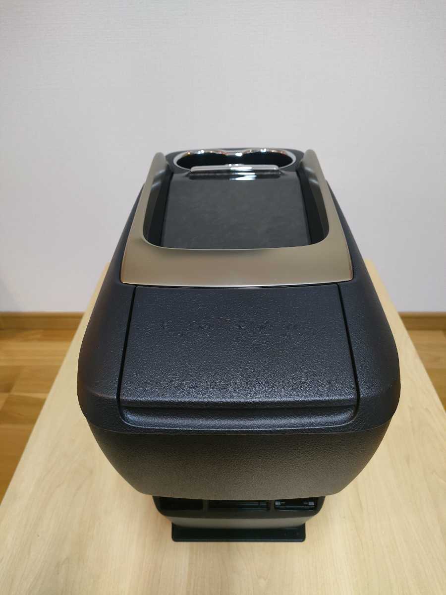 新車外し)アルファード 30 後期 純正 タイプゴールド コンソール